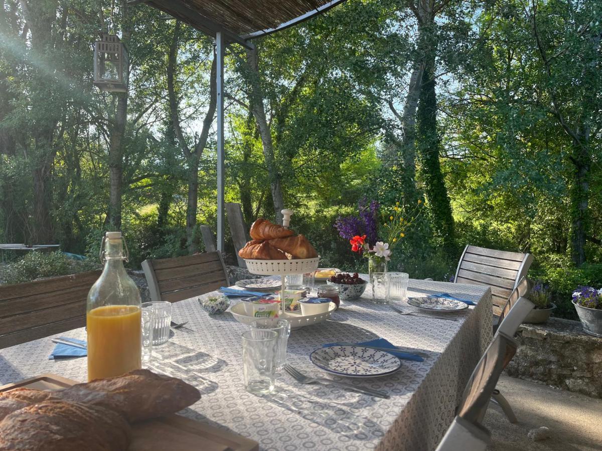Mas Lou Parpaioun Bed & Breakfast Crestet Exterior photo