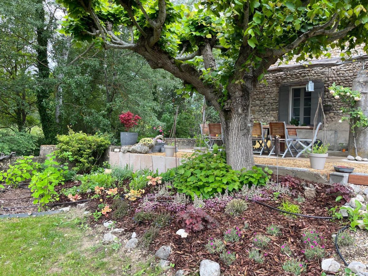 Mas Lou Parpaioun Bed & Breakfast Crestet Exterior photo
